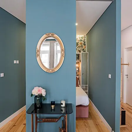 Apartment Turquoise Flat W Ac & Balcony By Lovelystay