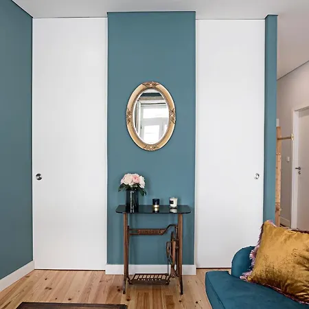 Apartment Turquoise Flat W Ac & Balcony By Lovelystay