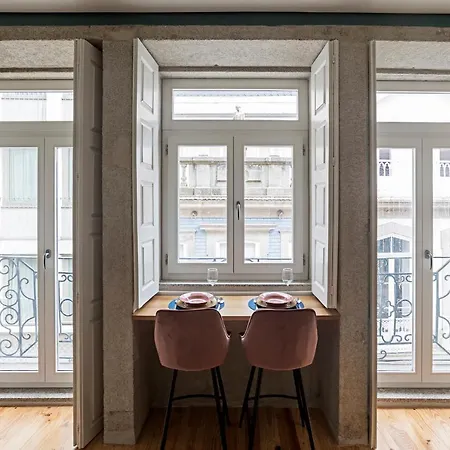 Turquoise Flat W Ac & Balcony By Lovelystay Apartment
