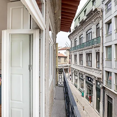 Turquoise Flat W Ac & Balcony By Lovelystay Apartment